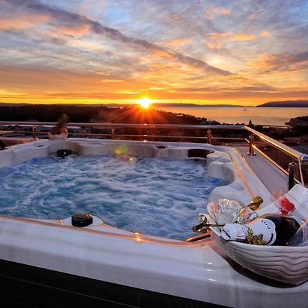 Fux Luxury Rooftop Terrace Jacuzzi & Bbq ซาดาร์ ภายนอก รูปภาพ