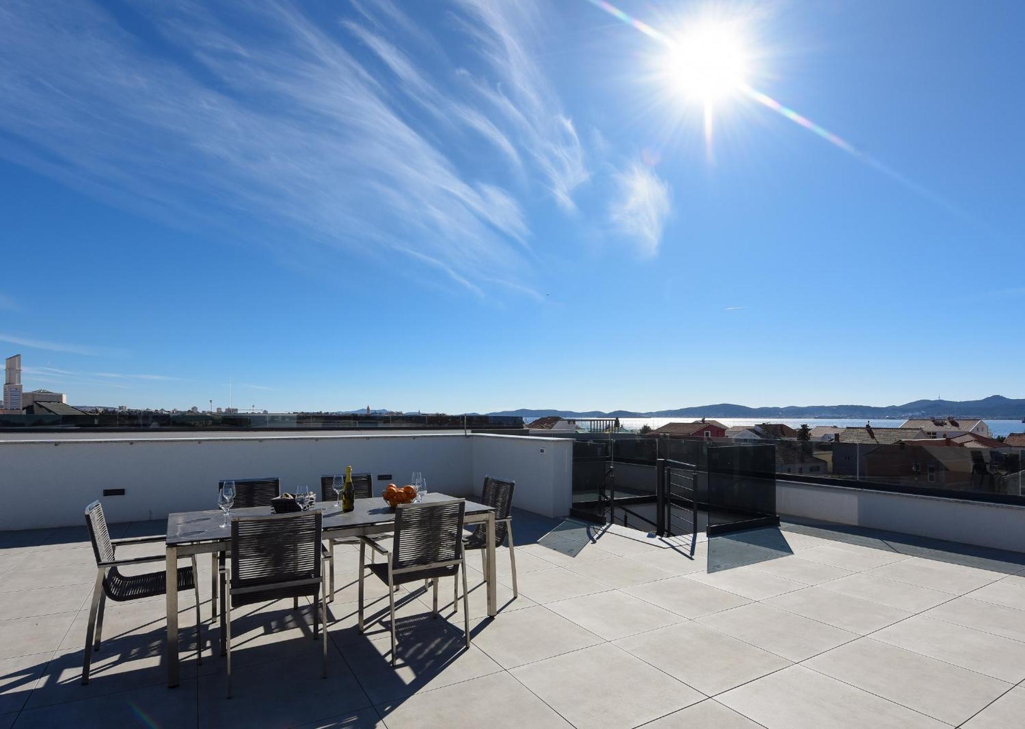 Fux Luxury Rooftop Terrace Jacuzzi & Bbq ซาดาร์ ภายนอก รูปภาพ